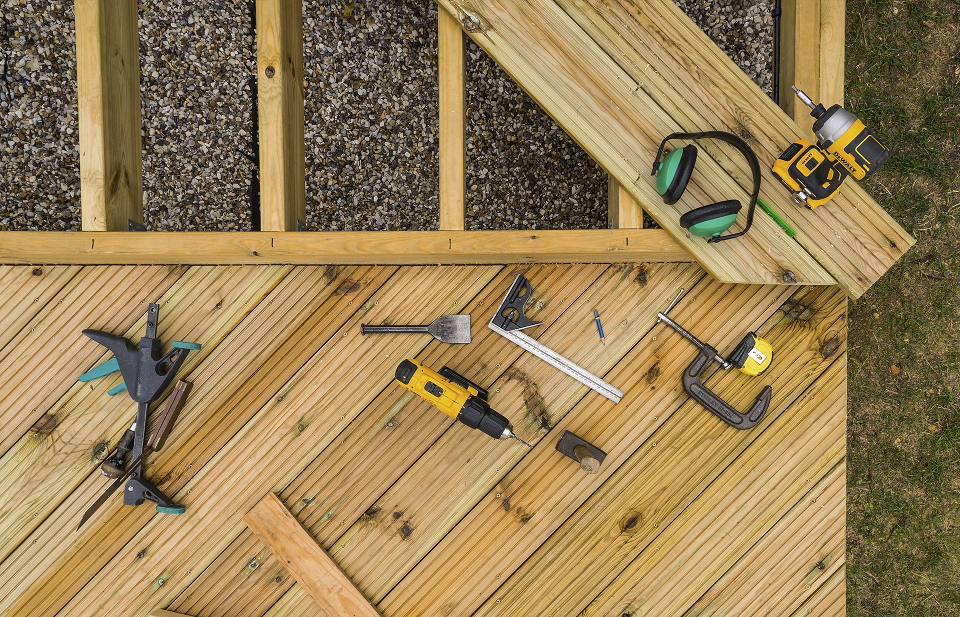 Garden Decking - Beautiful Outdoor Spaces